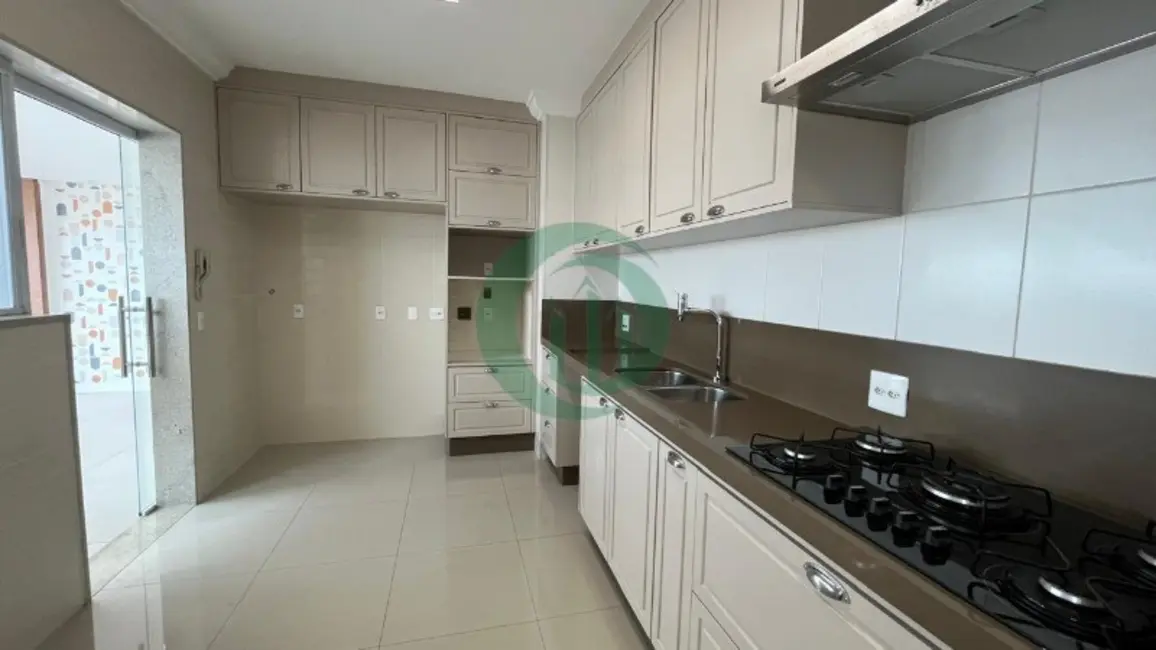 Apartamento com 3 quartos para alugar, 250m2 em Vila Floresta, Santo Andre - SP - imagem 4 Foto 4 de Apartamento com 3 quartos para alugar, 250m2 em Vila Floresta, Santo Andre - SP