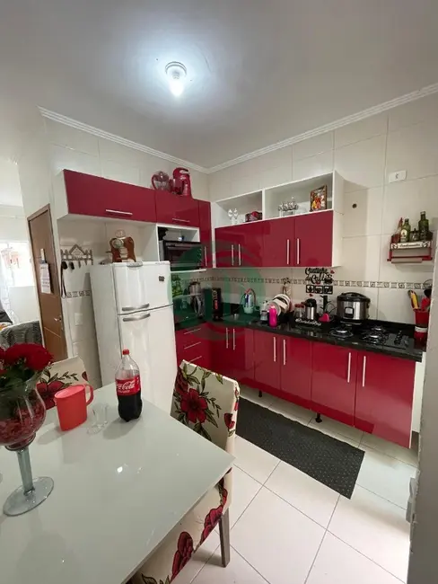 Casa com 2 quartos à venda, 80m2 em Jardim Santo André, Santo Andre - SP - imagem 2 Foto 2 de Casa com 2 quartos à venda, 80m2 em Jardim Santo André, Santo Andre - SP