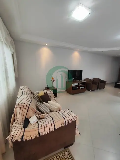 Foto 2 de Casa com 3 quartos à venda, 284m2 em Jardim Las Vegas, Santo Andre - SP