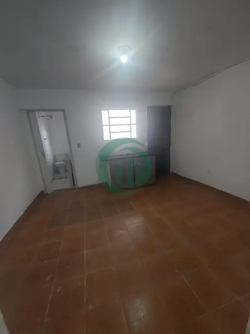 Foto 1 de Casa com 1 quarto para alugar, 40m2 em Condomínio Maracanã, Santo Andre - SP