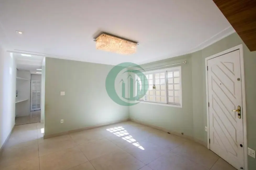 Foto 1 de Casa com 5 quartos à venda e para alugar, 210m2 em Vila Assunção, Santo Andre - SP