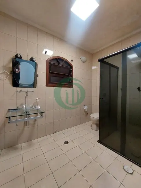 Foto 3 de Casa com 4 quartos para alugar, 240m2 em Vila Luzita, Santo Andre - SP