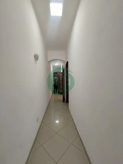 Foto 5 de Casa com 4 quartos para alugar, 240m2 em Vila Luzita, Santo Andre - SP