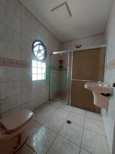 Foto 9 de Casa com 4 quartos para alugar, 240m2 em Vila Luzita, Santo Andre - SP