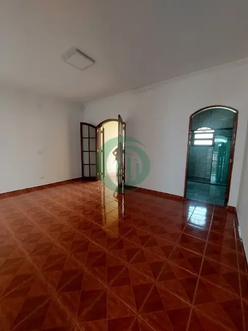 Foto 6 de Casa com 4 quartos para alugar, 240m2 em Vila Luzita, Santo Andre - SP