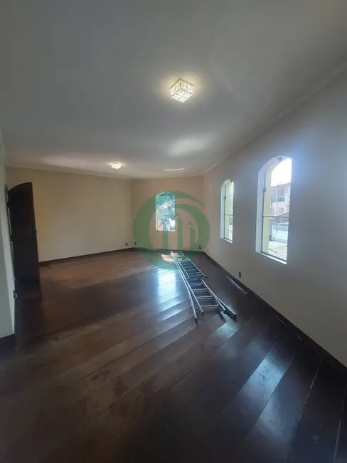 Casa com 3 quartos para alugar, 140m2 em Vila Pires, Santo Andre - SP - imagem 1 Foto 1 de Casa com 3 quartos para alugar, 140m2 em Vila Pires, Santo Andre - SP