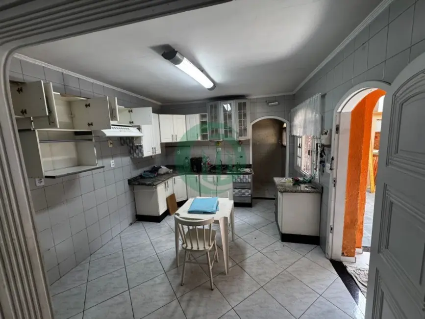 Foto 4 de Casa com 3 quartos para alugar, 180m2 em Cidade São Jorge, Santo Andre - SP