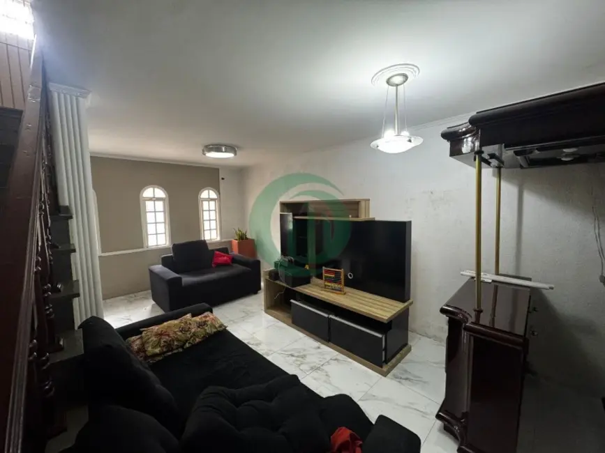 Foto 2 de Casa com 3 quartos para alugar, 180m2 em Cidade São Jorge, Santo Andre - SP