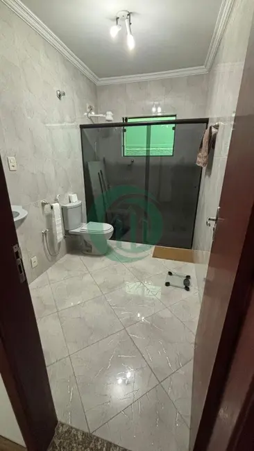 Foto 8 de Casa com 3 quartos à venda, 238m2 em Vila Cecília Maria, Santo Andre - SP