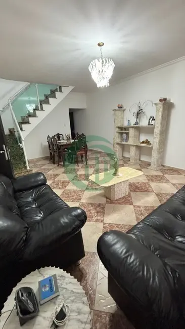 Foto 1 de Casa com 3 quartos à venda, 238m2 em Vila Cecília Maria, Santo Andre - SP