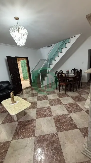 Foto 3 de Casa com 3 quartos à venda, 238m2 em Vila Cecília Maria, Santo Andre - SP