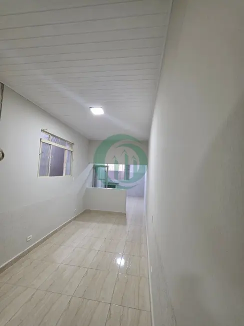 Foto 2 de Casa com 2 quartos para alugar, 70m2 em Vila Luzita, Santo Andre - SP