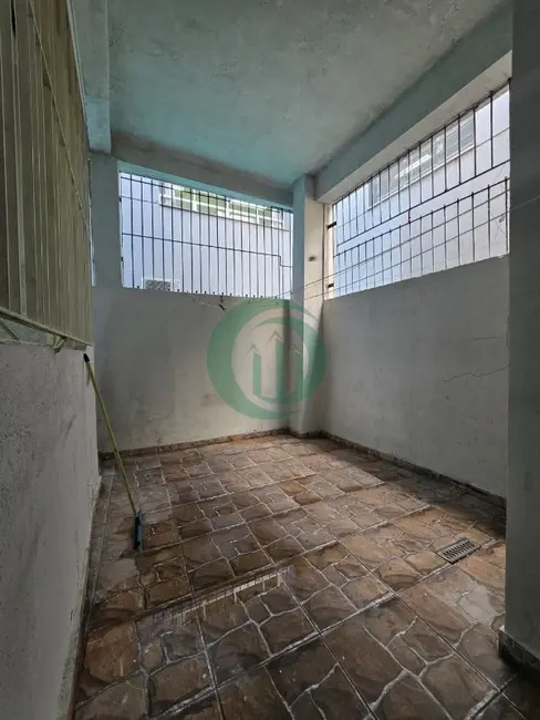 Foto 9 de Casa com 2 quartos para alugar, 70m2 em Vila Luzita, Santo Andre - SP