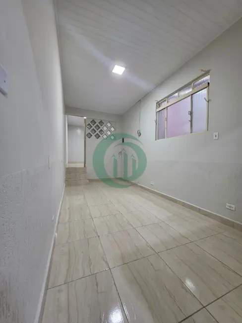Foto 1 de Casa com 2 quartos para alugar, 70m2 em Vila Luzita, Santo Andre - SP