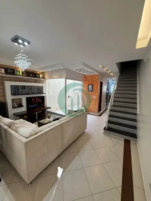 Foto 2 de Casa com 3 quartos à venda, 218m2 em Jardim das Maravilhas, Santo Andre - SP