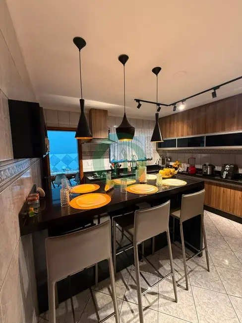 Casa com 5 quartos à venda, 384m2 em Vila Guaraciaba, Santo Andre - SP - imagem 7 Foto 7 de Casa com 5 quartos à venda, 384m2 em Vila Guaraciaba, Santo Andre - SP