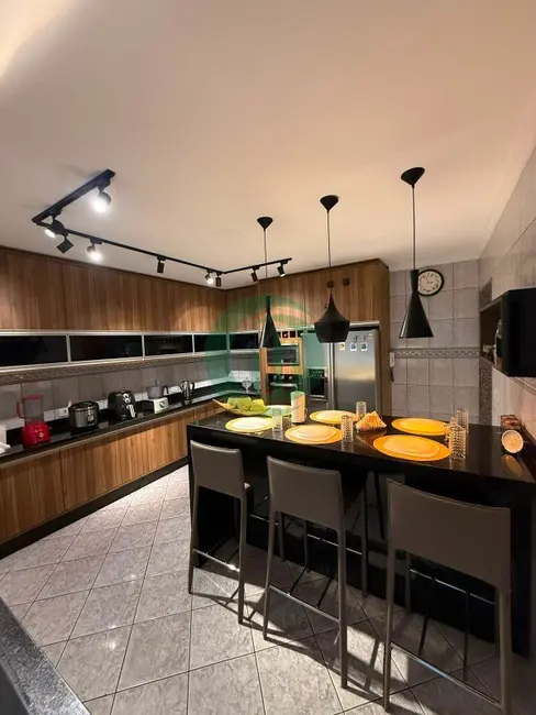 Casa com 5 quartos à venda, 384m2 em Vila Guaraciaba, Santo Andre - SP - imagem 5 Foto 5 de Casa com 5 quartos à venda, 384m2 em Vila Guaraciaba, Santo Andre - SP