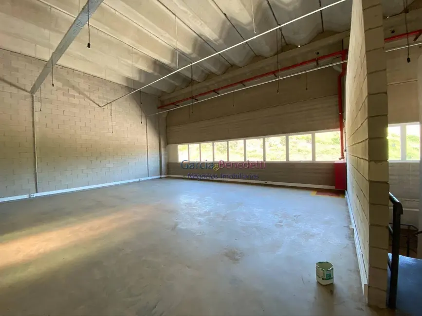 Foto 9 de Armazém / Galpão para alugar, 934m2 em Aracariguama - SP