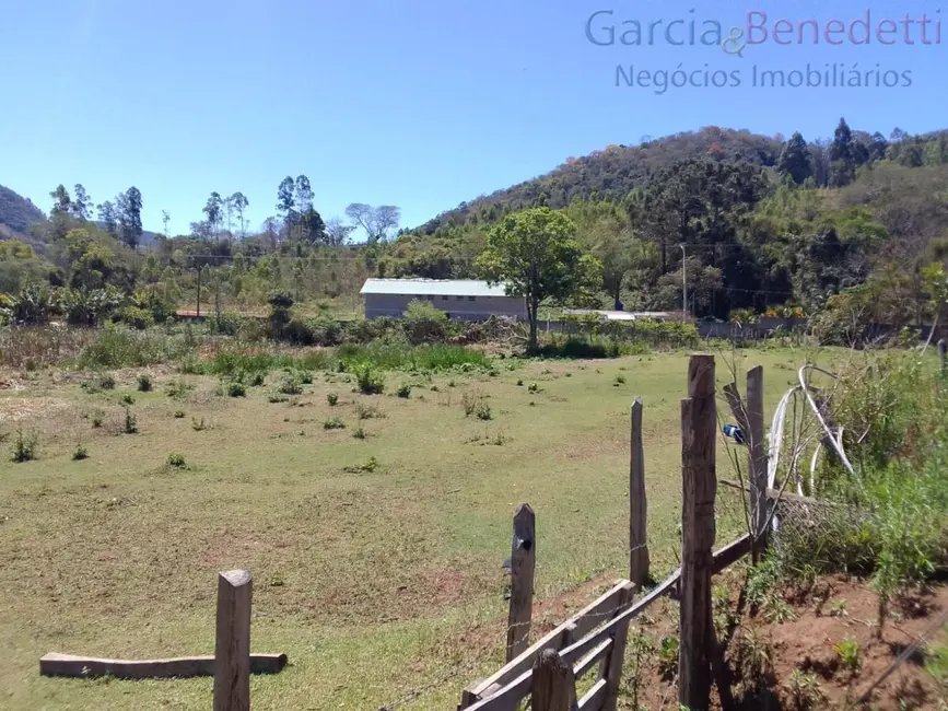 Chácara com 4 quartos à venda, 240m2 em Extrema - MG - imagem 3 Foto 3 de Chácara com 4 quartos à venda, 240m2 em Extrema - MG
