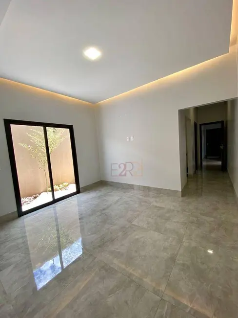 Foto 2 de Casa com 3 quartos à venda, 352m2 em Residencial Interlagos, Rio Verde - GO