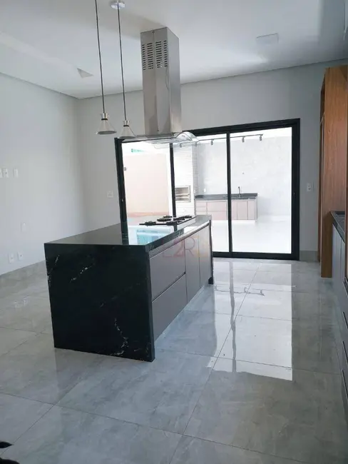 Casa com 3 quartos à venda, 352m2 em Residencial Interlagos, Rio Verde - GO - imagem 6 Foto 6 de Casa com 3 quartos à venda, 352m2 em Residencial Interlagos, Rio Verde - GO