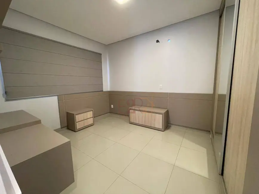 Foto 7 de Sobrado com 3 quartos à venda, 360m2 em Residencial Interlagos, Rio Verde - GO