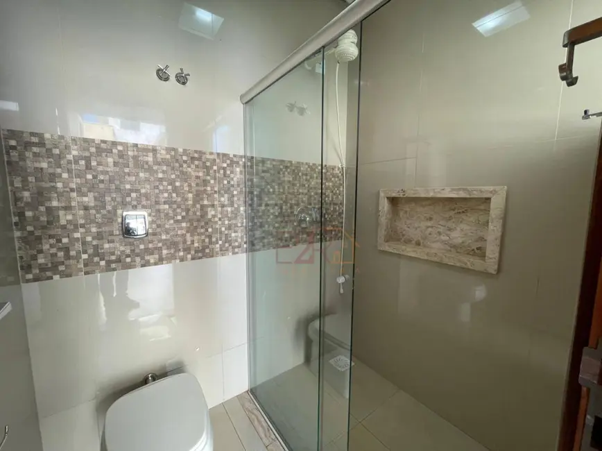 Foto 6 de Sobrado com 3 quartos à venda, 360m2 em Residencial Interlagos, Rio Verde - GO