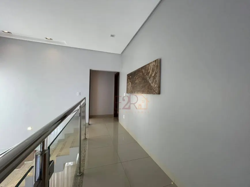 Foto 4 de Sobrado com 3 quartos à venda, 360m2 em Residencial Interlagos, Rio Verde - GO