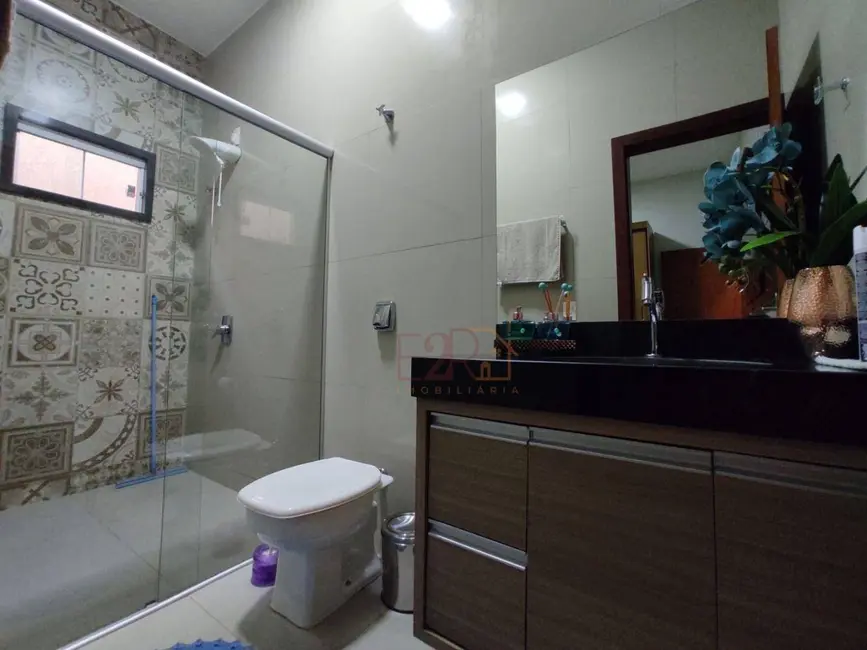 Casa com 5 quartos à venda, 360m2 em Residencial Interlagos, Rio Verde - GO - imagem 9 Foto 9 de Casa com 5 quartos à venda, 360m2 em Residencial Interlagos, Rio Verde - GO
