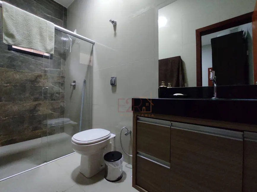 Casa com 5 quartos à venda, 360m2 em Residencial Interlagos, Rio Verde - GO - imagem 5 Foto 5 de Casa com 5 quartos à venda, 360m2 em Residencial Interlagos, Rio Verde - GO