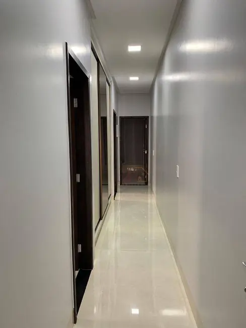 Casa com 3 quartos à venda, 225m2 em Setor Morada do Sol, Rio Verde - GO - imagem 5 Foto 5 de Casa com 3 quartos à venda, 225m2 em Setor Morada do Sol, Rio Verde - GO