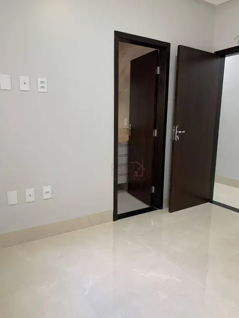 Casa com 3 quartos à venda, 225m2 em Setor Morada do Sol, Rio Verde - GO - imagem 7 Foto 7 de Casa com 3 quartos à venda, 225m2 em Setor Morada do Sol, Rio Verde - GO