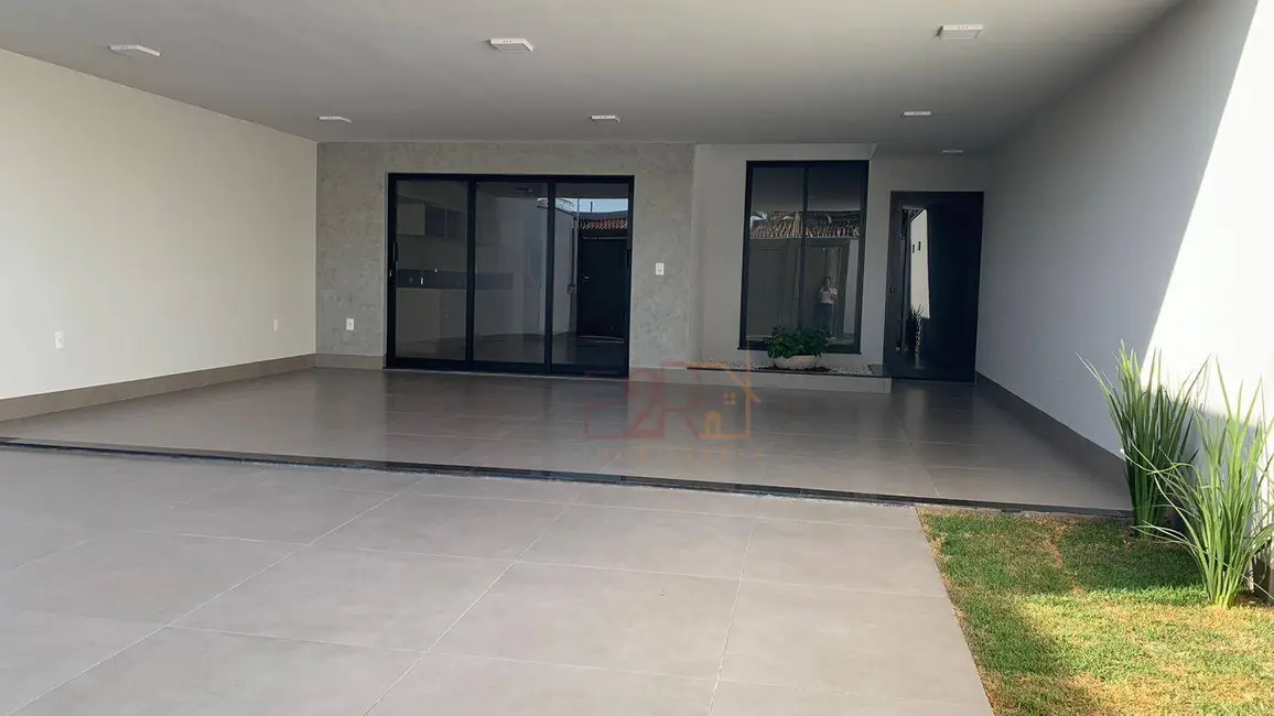 Foto 1 de Casa com 3 quartos à venda, 225m2 em Setor Morada do Sol, Rio Verde - GO