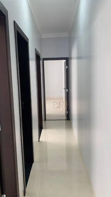 Casa com 3 quartos à venda, 180m2 em Setor Universitário, Rio Verde - GO - imagem 6 Foto 6 de Casa com 3 quartos à venda, 180m2 em Setor Universitário, Rio Verde - GO