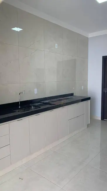Casa com 3 quartos à venda, 180m2 em Setor Universitário, Rio Verde - GO - imagem 4 Foto 4 de Casa com 3 quartos à venda, 180m2 em Setor Universitário, Rio Verde - GO