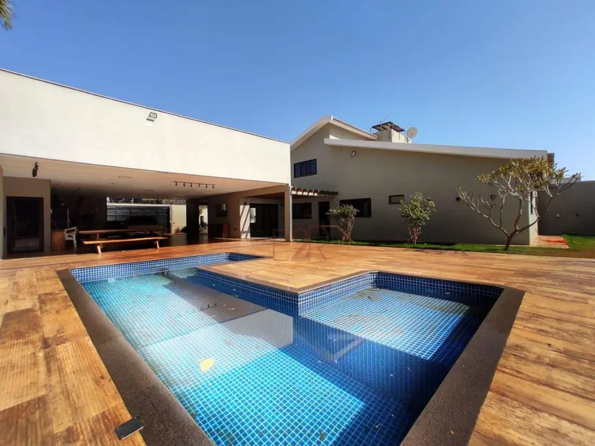 Casa com 3 quartos à venda, 900m2 em Residencial Araguaia, Rio Verde - GO - imagem 4 Foto 4 de Casa com 3 quartos à venda, 900m2 em Residencial Araguaia, Rio Verde - GO