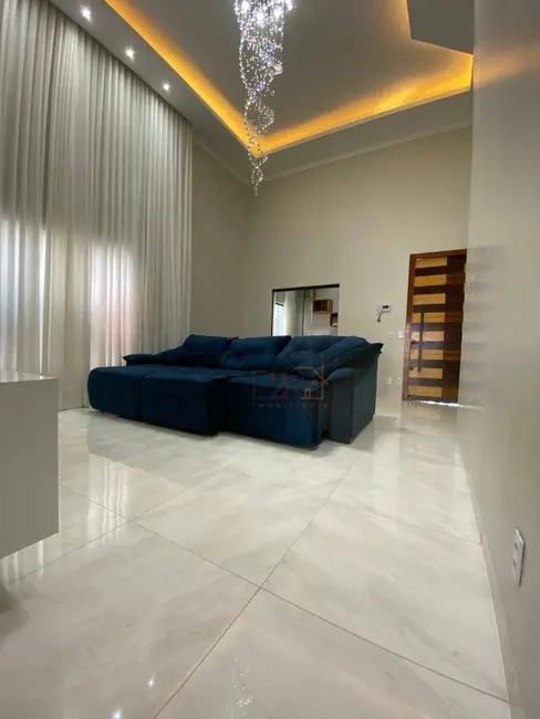 Casa com 3 quartos à venda, 360m2 em Residencial Campos Elíseos, Rio Verde - GO - imagem 3 Foto 3 de Casa com 3 quartos à venda, 360m2 em Residencial Campos Elíseos, Rio Verde - GO