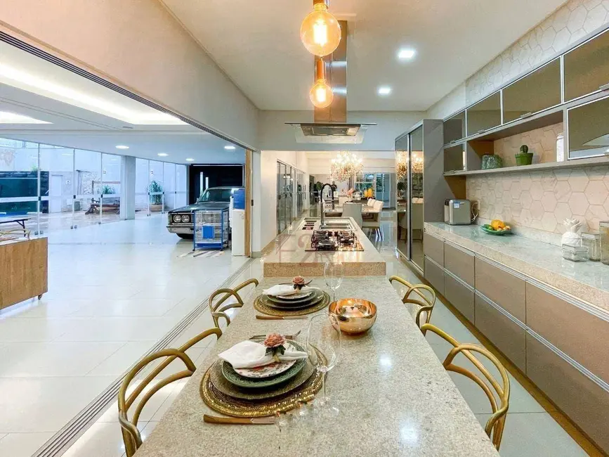 Foto 3 de Sobrado com 5 quartos à venda, 550m2 em Residencial Campos Elíseos, Rio Verde - GO