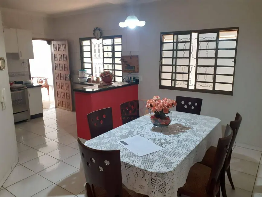 Casa com 3 quartos à venda, 450m2 em Setor Morada do Sol, Rio Verde - GO - imagem 5 Foto 5 de Casa com 3 quartos à venda, 450m2 em Setor Morada do Sol, Rio Verde - GO