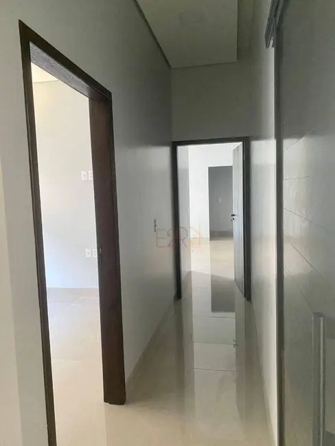 Casa de Condomínio com 3 quartos à venda, 360m2 em Residencial Gameleira II, Rio Verde - GO - imagem 8 Foto 8 de Casa de Condomínio com 3 quartos à venda, 360m2 em Residencial Gameleira II, Rio Verde - GO