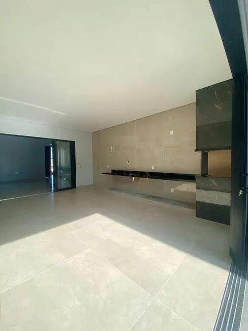 Casa de Condomínio com 3 quartos à venda, 360m2 em Residencial Gameleira II, Rio Verde - GO - imagem 7 Foto 7 de Casa de Condomínio com 3 quartos à venda, 360m2 em Residencial Gameleira II, Rio Verde - GO