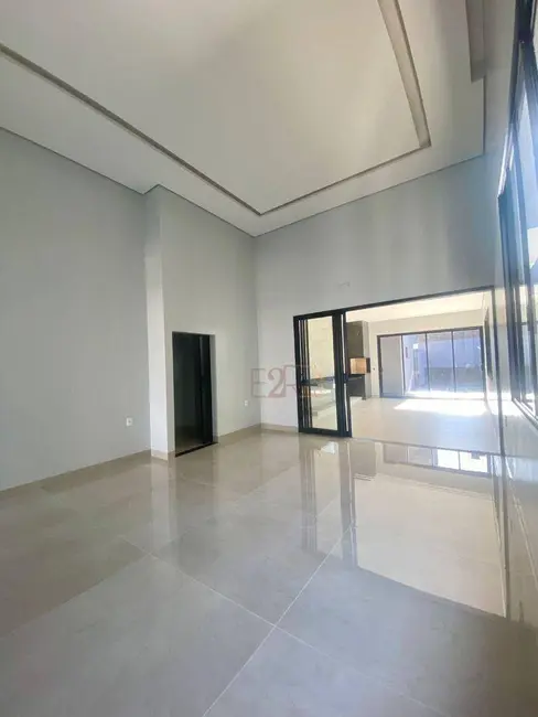 Casa de Condomínio com 3 quartos à venda, 360m2 em Residencial Gameleira II, Rio Verde - GO - imagem 3 Foto 3 de Casa de Condomínio com 3 quartos à venda, 360m2 em Residencial Gameleira II, Rio Verde - GO