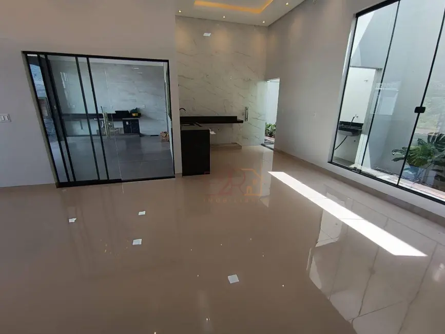 Casa com 3 quartos à venda, 202m2 em Residencial Solar dos Ataídes 1ª Etapa, Rio Verde - GO - imagem 3 Foto 3 de Casa com 3 quartos à venda, 202m2 em Residencial Solar dos Ataídes 1ª Etapa, Rio Verde - GO