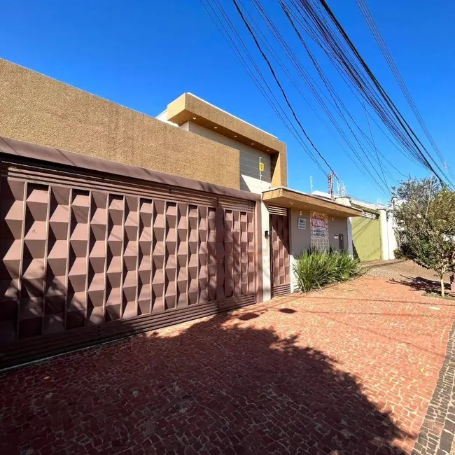 Foto 1 de Casa com 3 quartos à venda, 250m2 em Rio Verde - GO