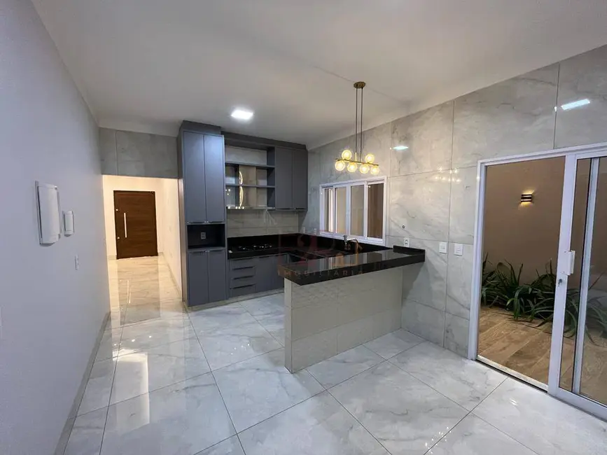 Casa com 3 quartos à venda, 250m2 em Rio Verde - GO - imagem 3 Foto 3 de Casa com 3 quartos à venda, 250m2 em Rio Verde - GO