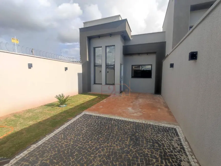 Foto 2 de Casa com 3 quartos à venda, 150m2 em Residencial Nilson Veloso, Rio Verde - GO