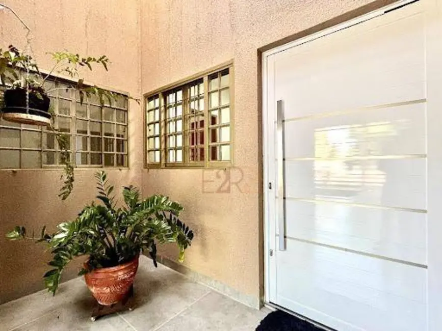 Casa com 5 quartos à venda, 386m2 em Residencial Tocantins, Rio Verde - GO - imagem 4 Foto 4 de Casa com 5 quartos à venda, 386m2 em Residencial Tocantins, Rio Verde - GO