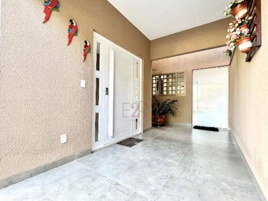 Casa com 5 quartos à venda, 386m2 em Residencial Tocantins, Rio Verde - GO - imagem 3 Foto 3 de Casa com 5 quartos à venda, 386m2 em Residencial Tocantins, Rio Verde - GO