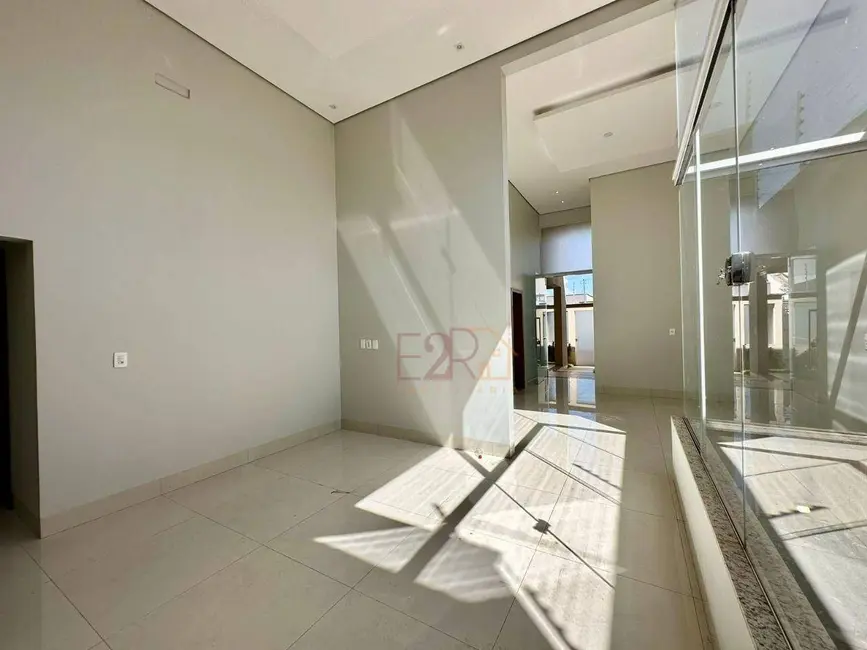 Casa com 3 quartos à venda, 360m2 em Residencial Interlagos, Rio Verde - GO - imagem 6 Foto 6 de Casa com 3 quartos à venda, 360m2 em Residencial Interlagos, Rio Verde - GO