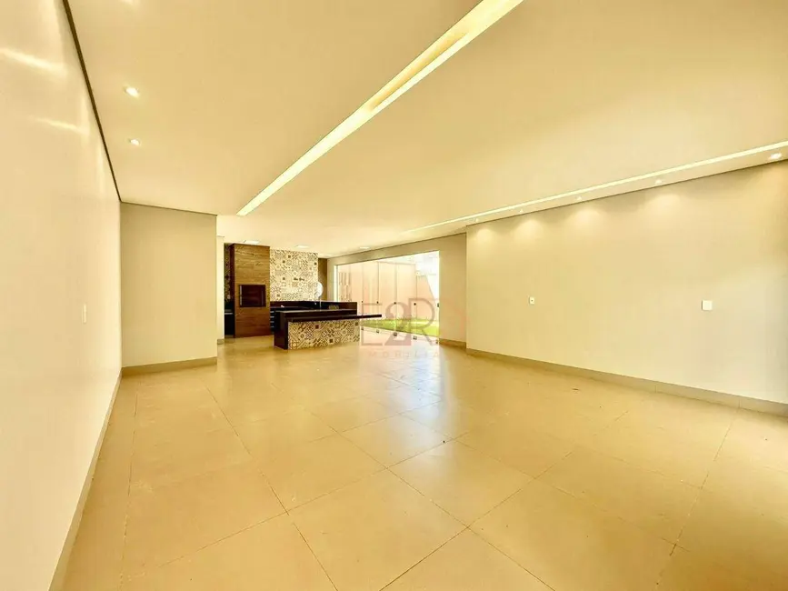 Casa com 3 quartos à venda, 360m2 em Residencial Interlagos, Rio Verde - GO - imagem 9 Foto 9 de Casa com 3 quartos à venda, 360m2 em Residencial Interlagos, Rio Verde - GO